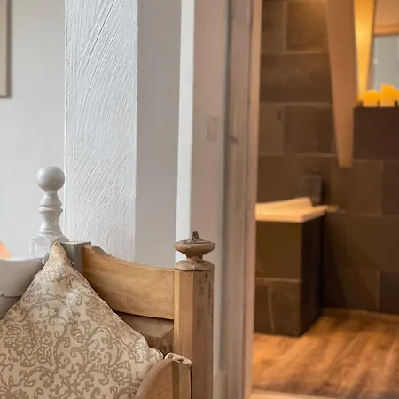 Altstadt-gästehaus Mit Garten. Und Herz. *